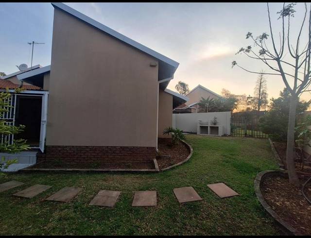 3 BEDROOM SIMPLEX FOR SALE IN WATERKLOOF GLEN